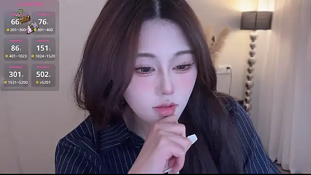 Strawberrybabyy1 online show from 01-10-26, 03:36