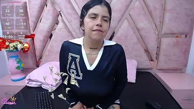 Snapshot of CataleyaLars20 chatting on 04-10-26, 01:05 CataleyaLars20 online show from 04-10-26, 01:05