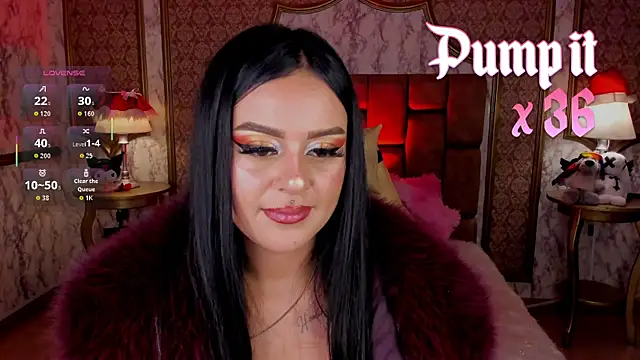 SoffiQueen online show from 11-18-25, 04:55