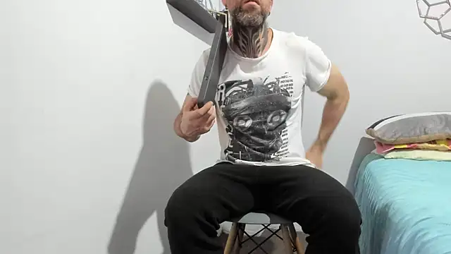 Antoniohot2024 online show from 02-21-25, 12:06