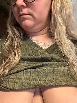queenpeachi online show from 12-21-24, 06:30