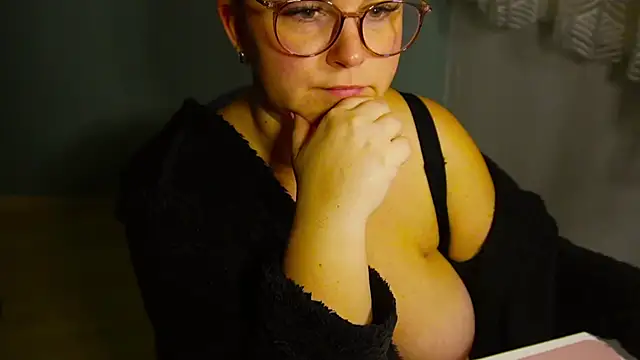 queenpeachi online show from 01-19-25, 05:18