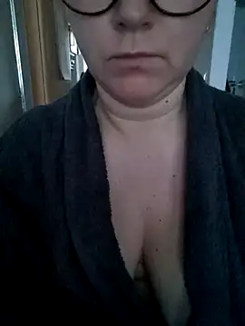 queenpeachi online show from 02-16-25, 06:32