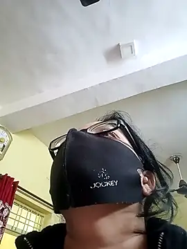 heenage online show from 01-12-25, 04:21