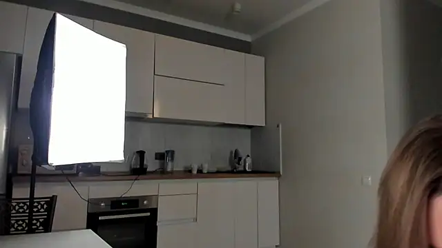 Emma Flin online show from 11-04-25, 11:20