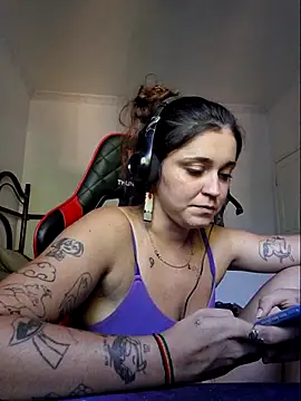 luuhcat09 online show from 10-24-25, 06:15