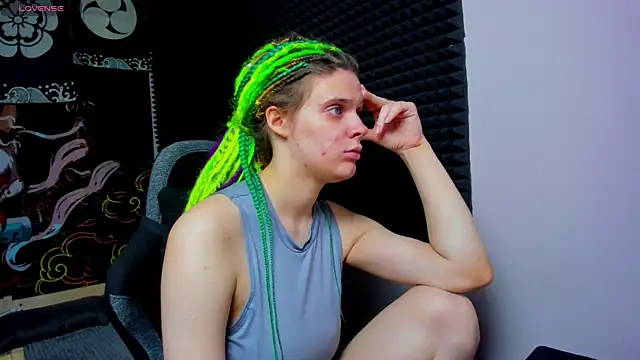 Snapshot of KIKI_Krash chatting on 10-13-25, 10:15 KIKI Krash online show from 10-13-25, 10:15