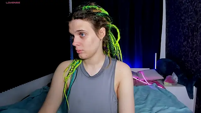 Snapshot of KIKI_Krash chatting on 11-21-25, 10:03 KIKI Krash online show from 11-21-25, 10:03