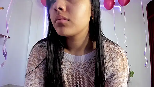 Snapshot of anniesweet- chatting on 11-01-25, 01:24 anniesweet- online show from 11-01-25, 01:24