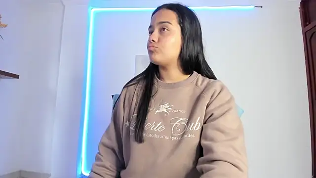 Snapshot of anniesweet- chatting on 02-05-26, 01:16 anniesweet- online show from 02-05-26, 01:16