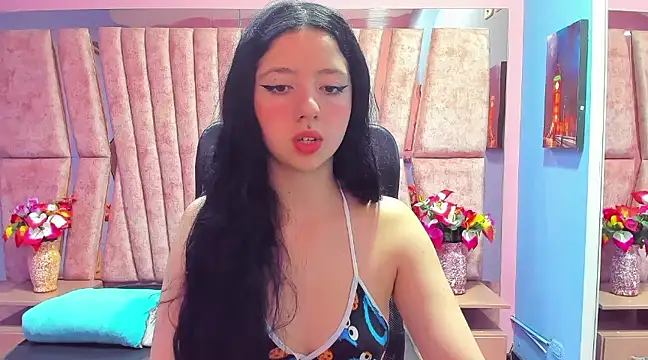 Snapshot of Nathalia_Reyes chatting on 12-15-24, 03:34 Nathalia Reyes online show from 12-15-24, 03:34