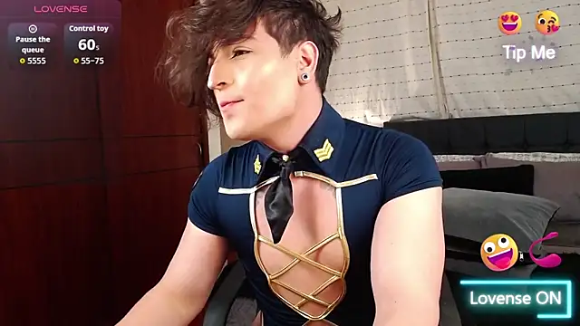 Snapshot of Hornymoan chatting on 10-31-25, 10:55 Hornymoan online show from 10-31-25, 10:55