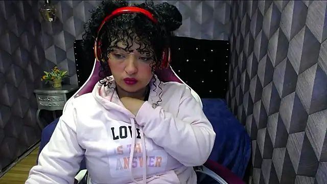 Sofiacowperx online show from 01-15-25, 04:11