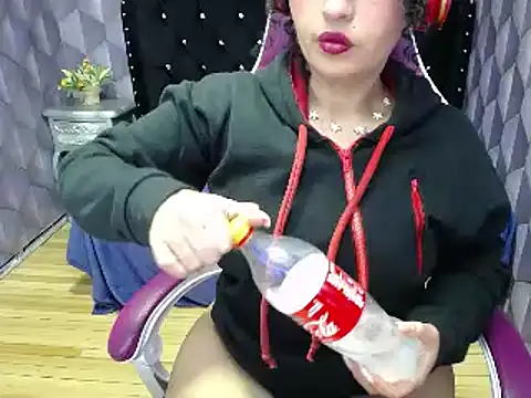 Sofiacowperx online show from 01-16-25, 04:39