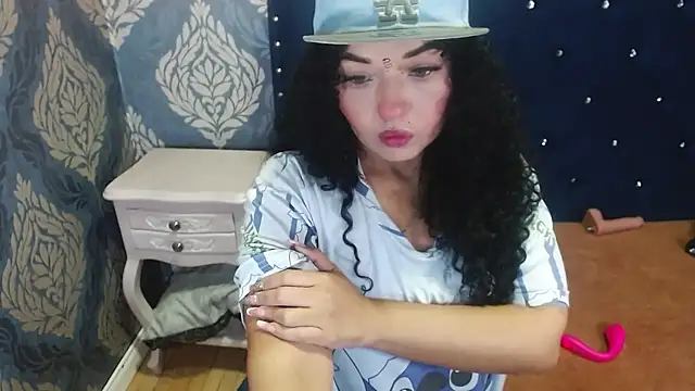 Sofiacowperx online show from 10-14-25, 02:29