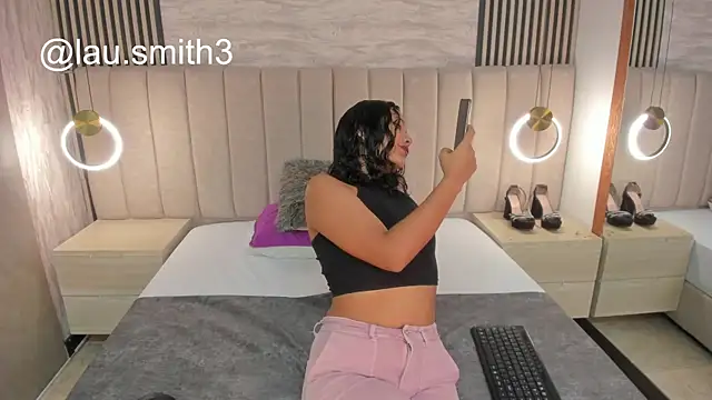 laura smith33 online show from 11-04-25, 02:38