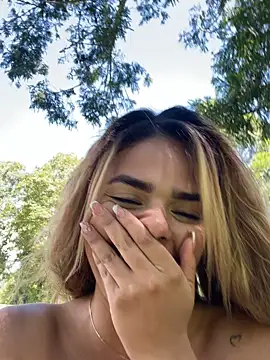 ZoeJohnsoon online show from 11-17-25, 06:24