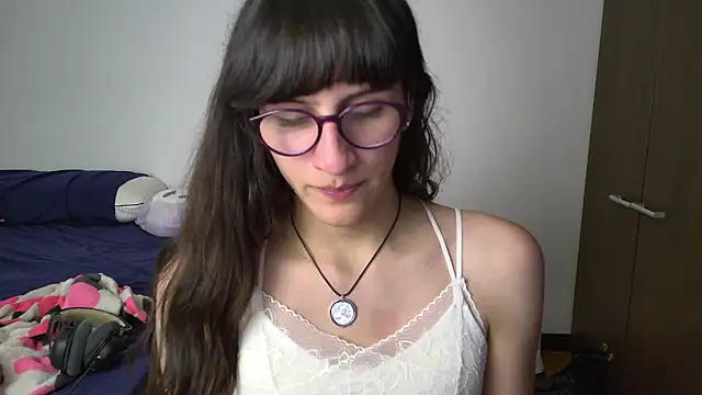 Snapshot of Alice_love29 chatting on 01-04-25, 06:09 Alice love29 online show from 01-04-25, 06:09