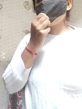 Snapshot of illay_love chatting on 01-18-26, 05:55 illay love online show from 01-18-26, 05:55