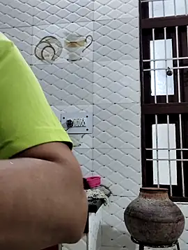 Snapshot of illay_love chatting on 02-14-26, 03:53 illay love online show from 02-14-26, 03:53