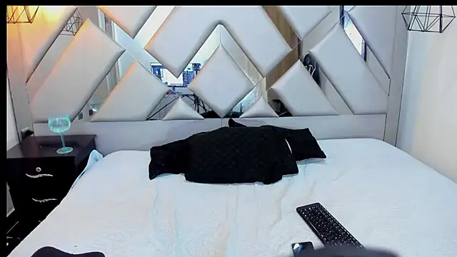 Snapshot of Nahomi-Hill chatting on 11-07-25, 11:27 Nahomi-Hill online show from 11-07-25, 11:27