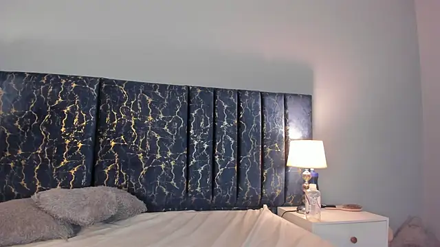 Sophia Lemos online show from 10-25-25, 02:02