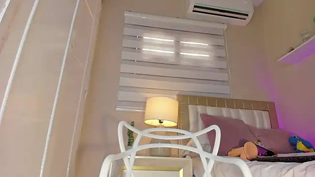 zoe sky  online show from 01-10-25, 02:34