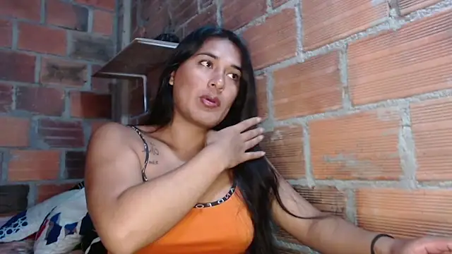 Snapshot of _karolxxx_ chatting on 02-12-25, 02:32 karolxxx online show from 02-12-25, 02:32