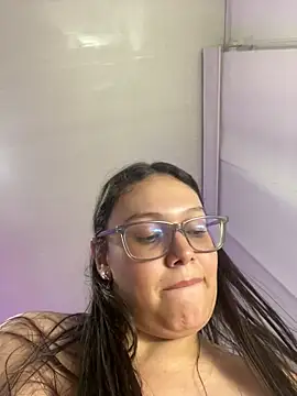 Snapshot of SofiaJoness_ chatting on 03-06-25, 02:41 SofiaJoness online show from 03-06-25, 02:41