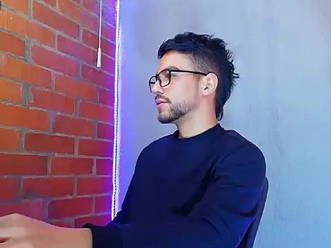 Leandro valenzuela online show from 10-08-25, 06:49