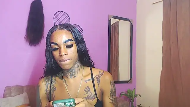 Snapshot of badgirls_cx chatting on 10-10-25, 06:07 badgirls cx online show from 10-10-25, 06:07