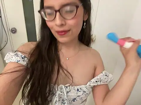 ForeverLola2024 online show from 01-01-25, 06:05