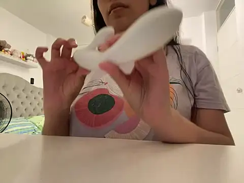 ForeverLola2024 online show from 03-04-25, 04:06