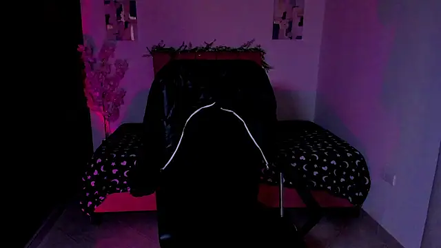 Charlee pink online show from 10-08-25, 12:47