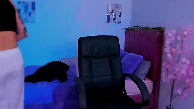 Charlee pink online show from 12-05-25, 01:47