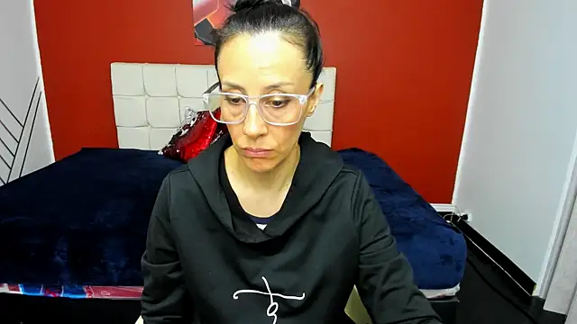 Abrillee1 online show from 01-11-25, 09:04