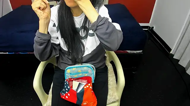 Abrillee1 online show from 01-14-25, 07:32