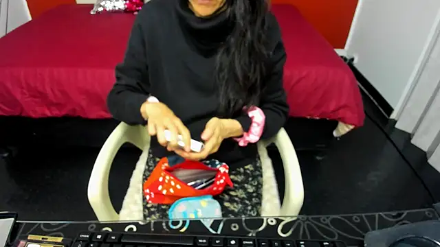 Abrillee1 online show from 01-20-25, 07:46