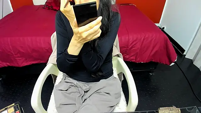 Abrillee1 online show from 01-31-25, 07:29