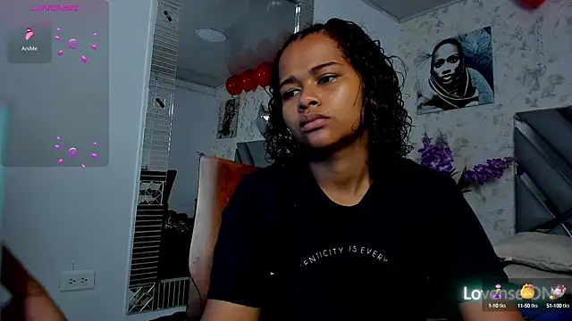 moon HoneyX online show from 02-17-25, 12:16