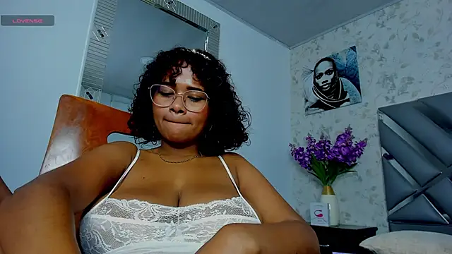 moon HoneyX online show from 03-03-25, 05:07