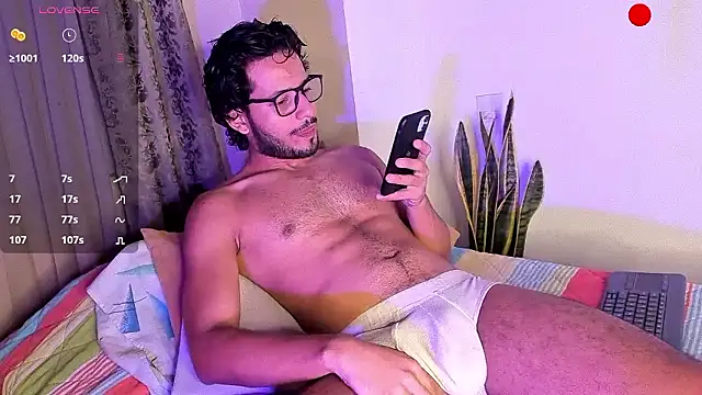 Nicholasrodrii online show from 12-08-24, 11:29