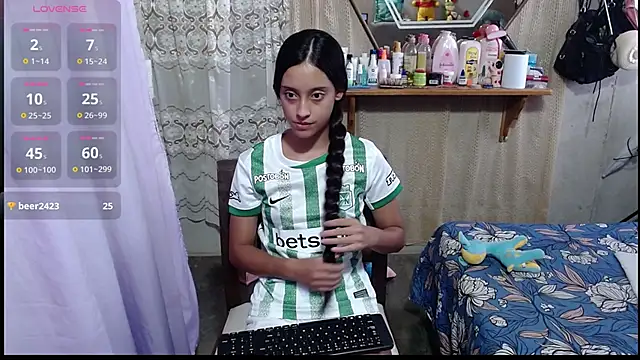 Snapshot of Lunawillis chatting on 11-20-25, 07:46 Lunawillis online show from 11-20-25, 07:46