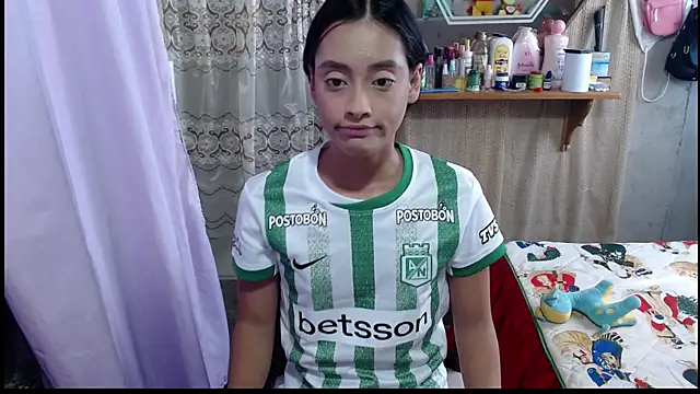 Lunawillis online show from 12-17-25, 06:58