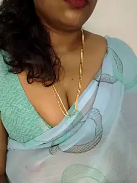 Snapshot of Sexy_Ammu_Telugu chatting on 02-02-25, 05:21 Sexy Ammu Telugu online show from 02-02-25, 05:21