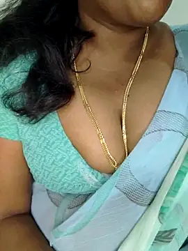 Snapshot of Sexy_Ammu_Telugu chatting on 02-13-25, 04:17 Sexy Ammu Telugu online show from 02-13-25, 04:17