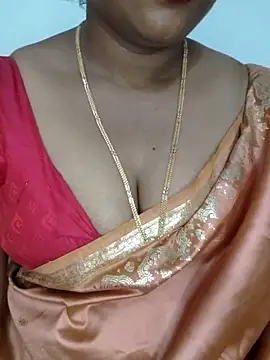Snapshot of Sexy_Ammu_Telugu chatting on 02-16-25, 06:10 Sexy Ammu Telugu online show from 02-16-25, 06:10