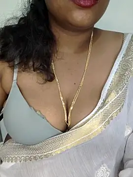 Snapshot of Sexy_Ammu_Telugu chatting on 02-17-25, 04:15 Sexy Ammu Telugu online show from 02-17-25, 04:15