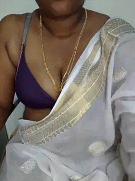 Snapshot of Sexy_Ammu_Telugu chatting on 02-23-25, 06:45 Sexy Ammu Telugu online show from 02-23-25, 06:45