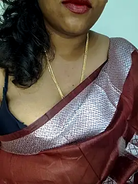 Snapshot of Sexy_Ammu_Telugu chatting on 02-26-25, 09:10 Sexy Ammu Telugu online show from 02-26-25, 09:10